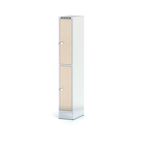 Šatňová skrinka na sokli s úložnými boxami, 2 boxy 300 mm, laminované dvere breza, otočný zámok
