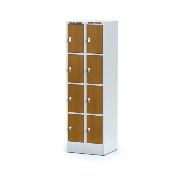 Šatňová skrinka na sokli s úložnými boxami, 8 boxov 300 mm, laminované dvere čerešňa, otočný zámok