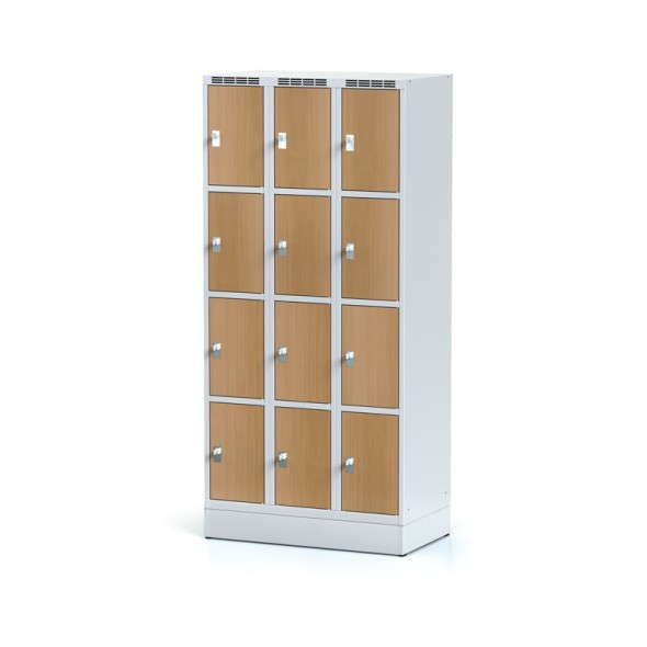 Šatňová skrinka na sokli s úložnými boxami, 12 boxov 300 mm, laminované dvere buk, otočný zámok