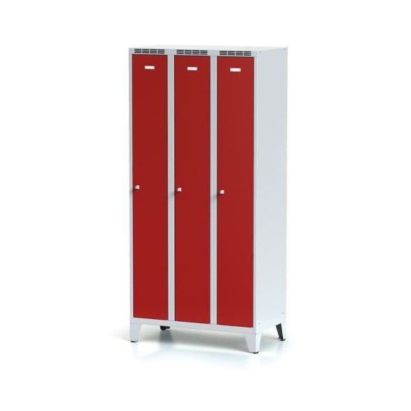 Kovová šatní skříňka, 3-dveřová na nohách, červené dveře, cylindrický zámek