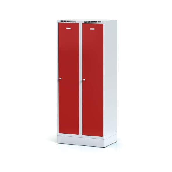 Metalowa szafka ubraniowa z przegrodą, na cokole, 2-drzwiowa, czerwone drzwi, zamek cylindryczny