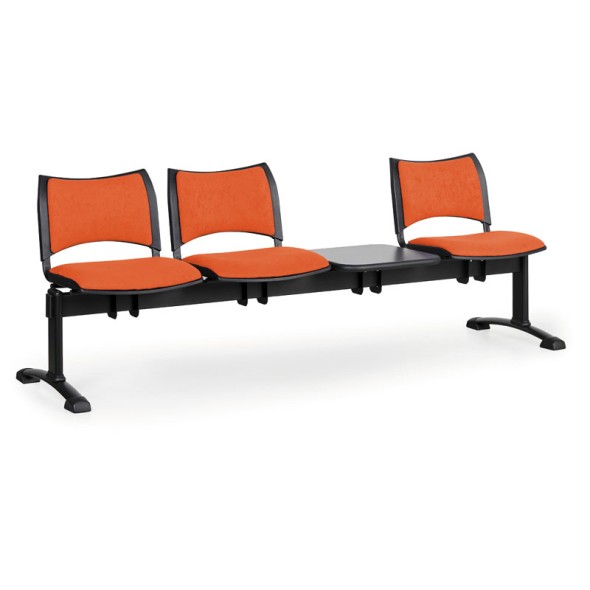 Gepolsterte Wartezimmerbank, Traversenbank SMART, 3-sitzer + Tisch, orange, schwarze Füße